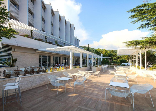 CARINE HOTEL DELFIN 9