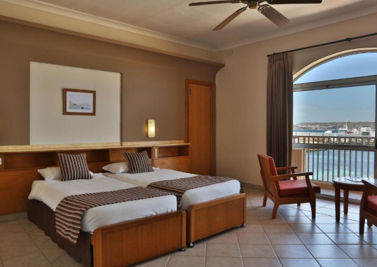PARADISE BAY RESORT HOTEL 19