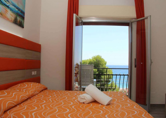 HOTEL CHRISMARE 2