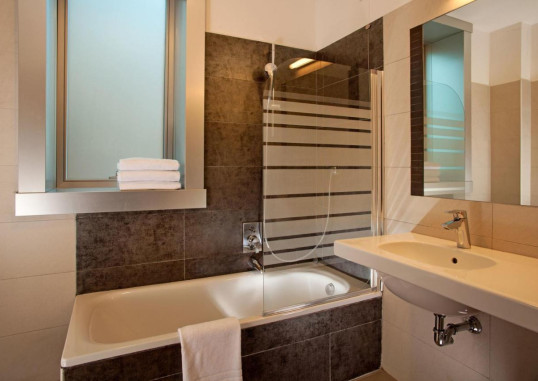 HOTEL ARTIS 4