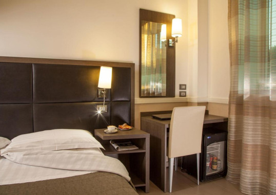 HOTEL ARTIS 11
