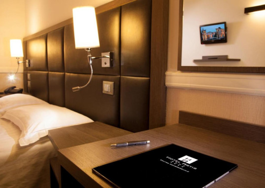 HOTEL ARTIS 12