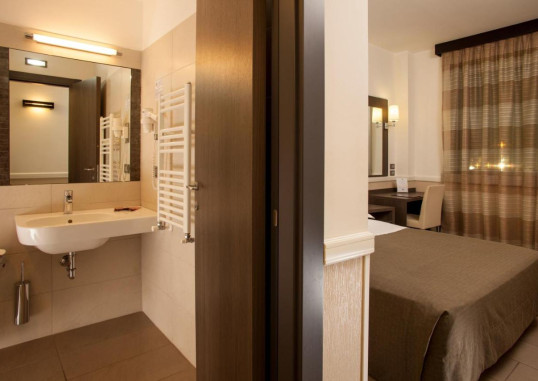 HOTEL ARTIS 15