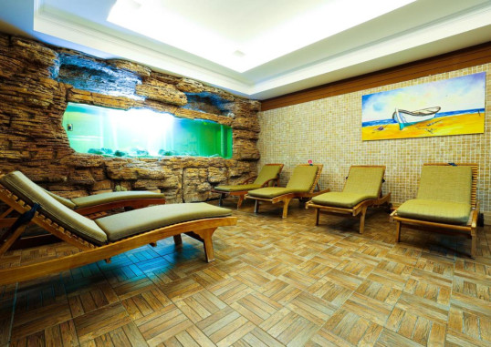 CRYSTAL AURA BEACH RESORT & SPA 14