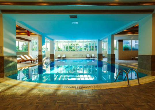 CRYSTAL AURA BEACH RESORT & SPA 25