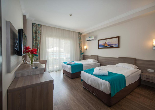 CRYSTAL AURA BEACH RESORT & SPA 35