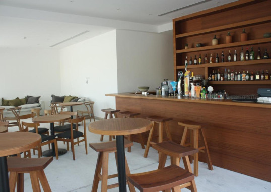 AMPHORA HOTEL & SUITES 19