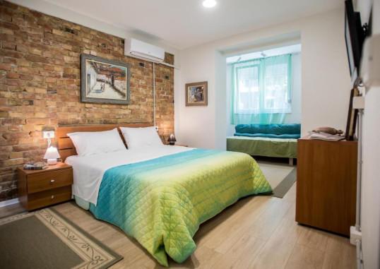 B&B ARTISTIC TIRANA 3