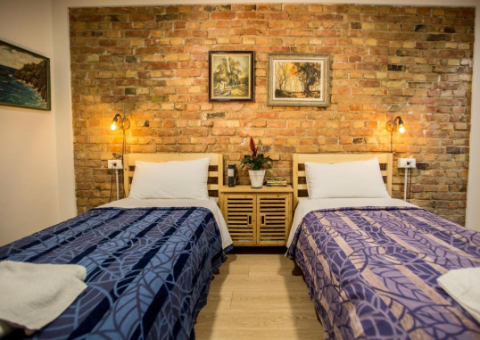 B&B ARTISTIC TIRANA 4