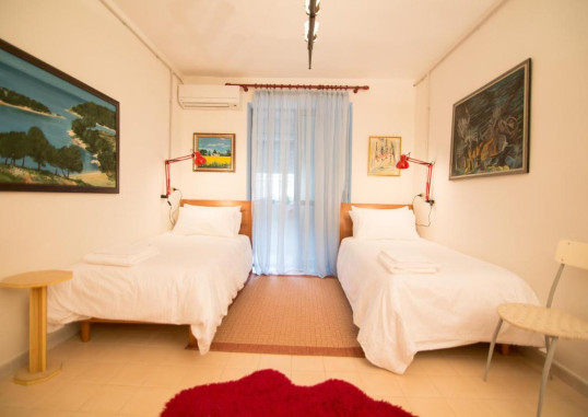 B&B ARTISTIC TIRANA 22