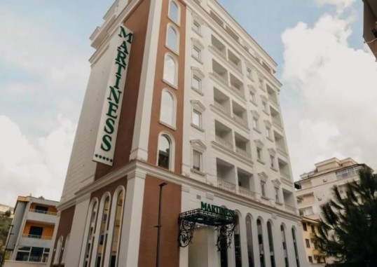 HOTEL MARTINESS 4
