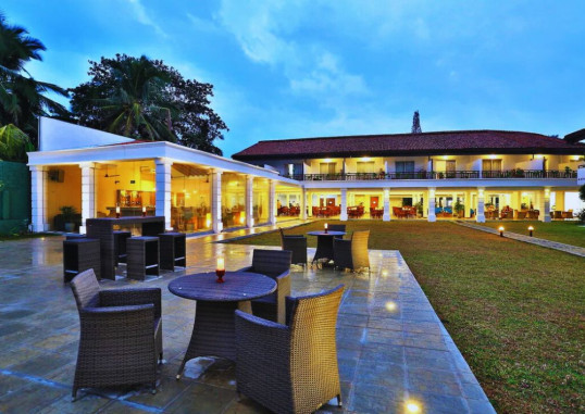 HIBISCUS BEACH HOTEL 3