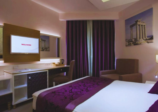 WATER SIDE RESORT & SPA 8