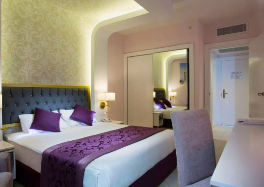 WATER SIDE RESORT & SPA 9