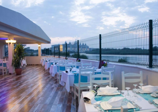 WATER SIDE RESORT & SPA 16