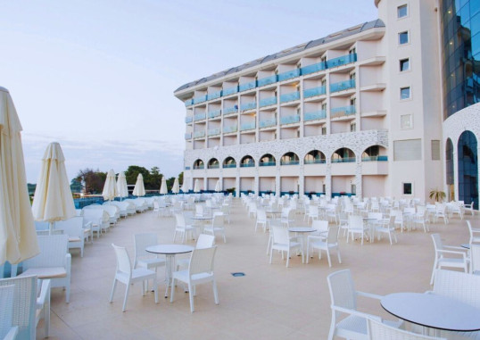 WATER SIDE RESORT & SPA 30