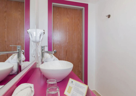 GUYA WAVE HOTEL 15