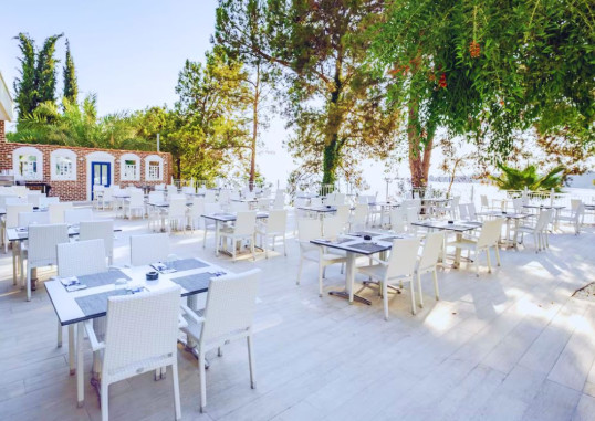 UTOPIA BEACH CLUB 23