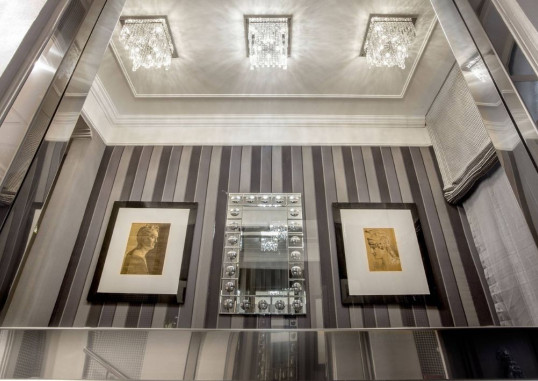 ROYAL COURT 22