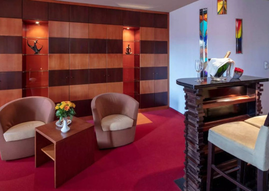 HOTEL CHARLES 14
