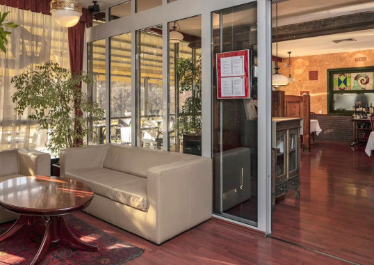 HOTEL CHARLES 31
