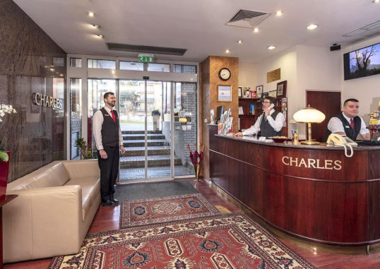 HOTEL CHARLES 32