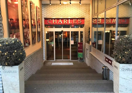 HOTEL CHARLES 33