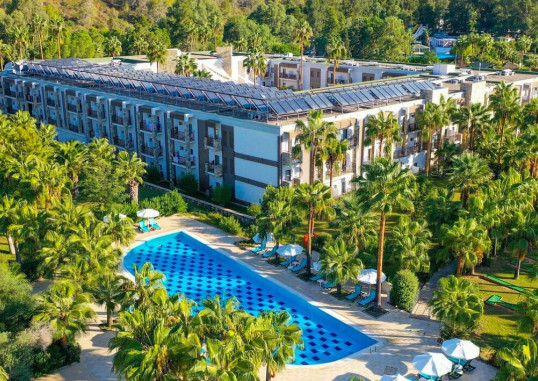 GREEN BAY RESORT & SPA 1