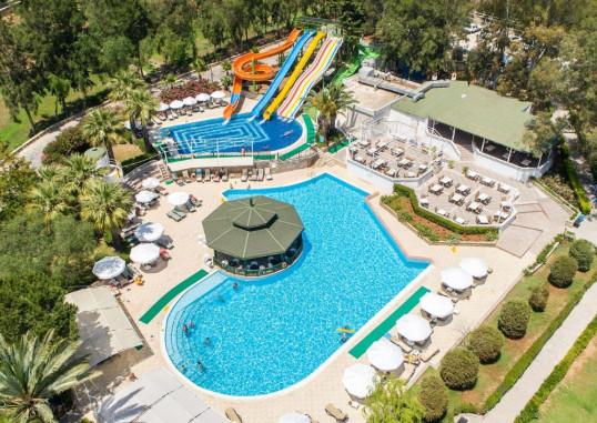 GREEN BAY RESORT & SPA 2