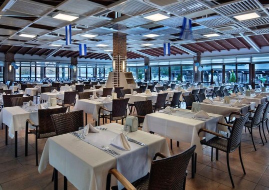 GREEN BAY RESORT & SPA 12