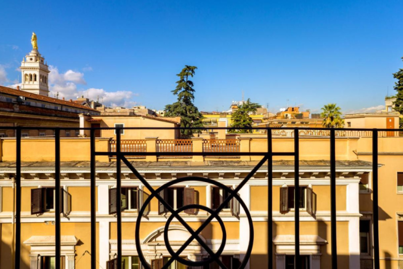 Imeline Rooma ja 4* hotell ROYAL COURT!