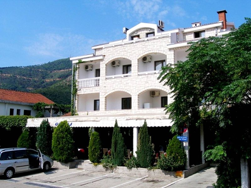 Rahulik ja vaikne puhkus Grbalj 3* hotellis Montenegros Budvas 1